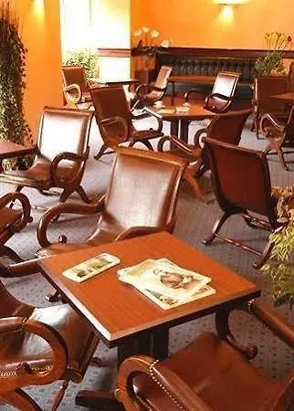 Готель Esplanade Eden