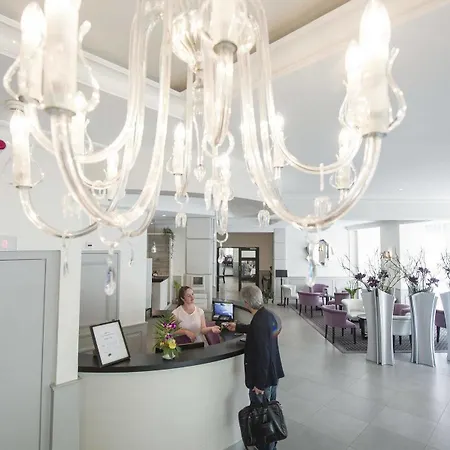 Готель Esplanade Eden 3*